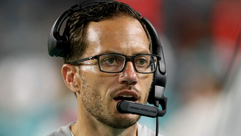 Dolphins head coach Mike McDaniel used to go days without showering. (Photo by Megan Briggs/Getty Images)