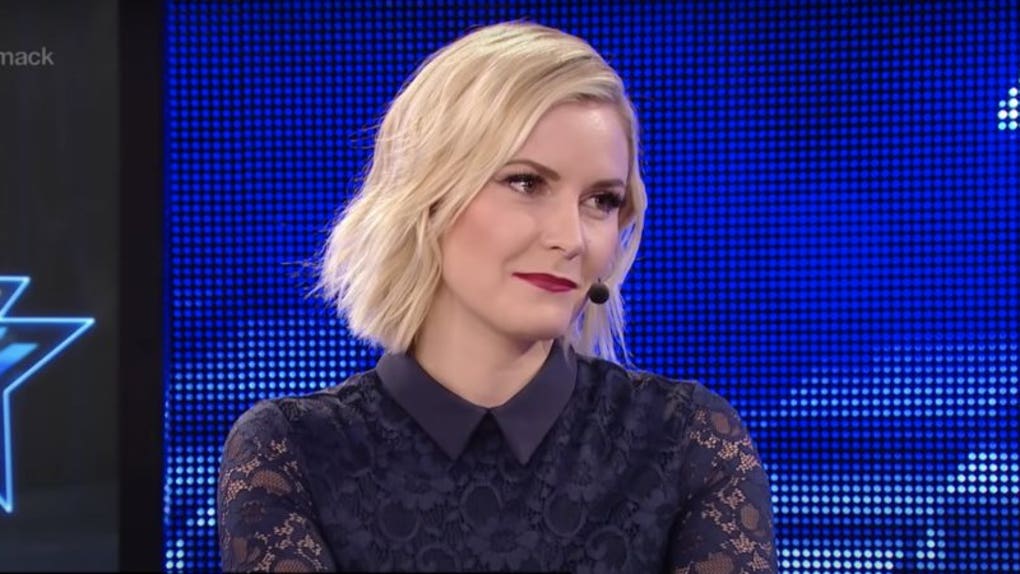 7917dc74-Renee Young