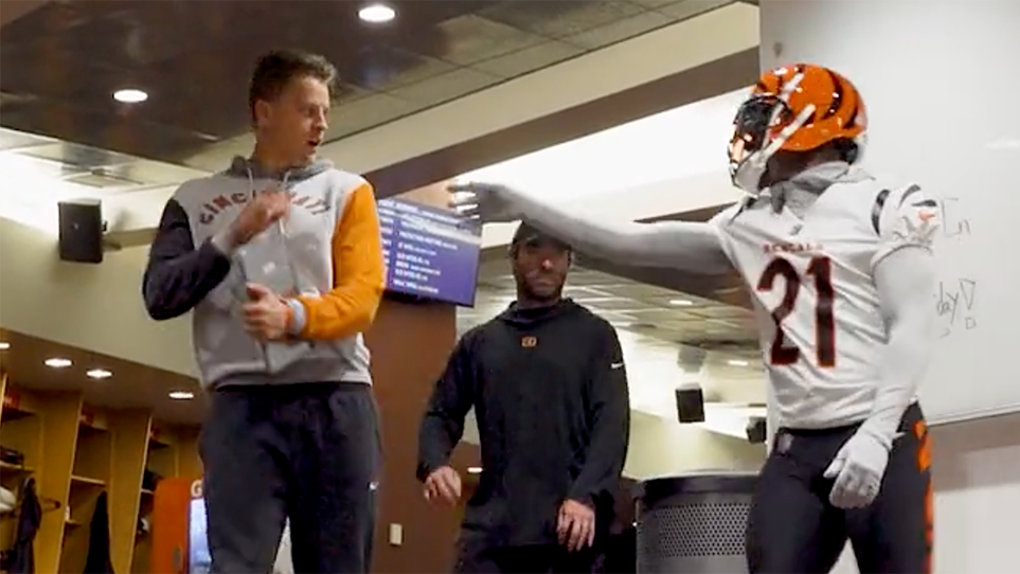 cincinnati-bengals-mike-hilton-mannequin-scare-joe-burrow