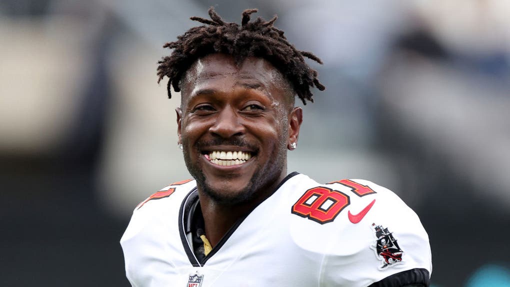Antonio Brown Is Pursuing ‘Civil Lawsuit’ Against Buccaneers