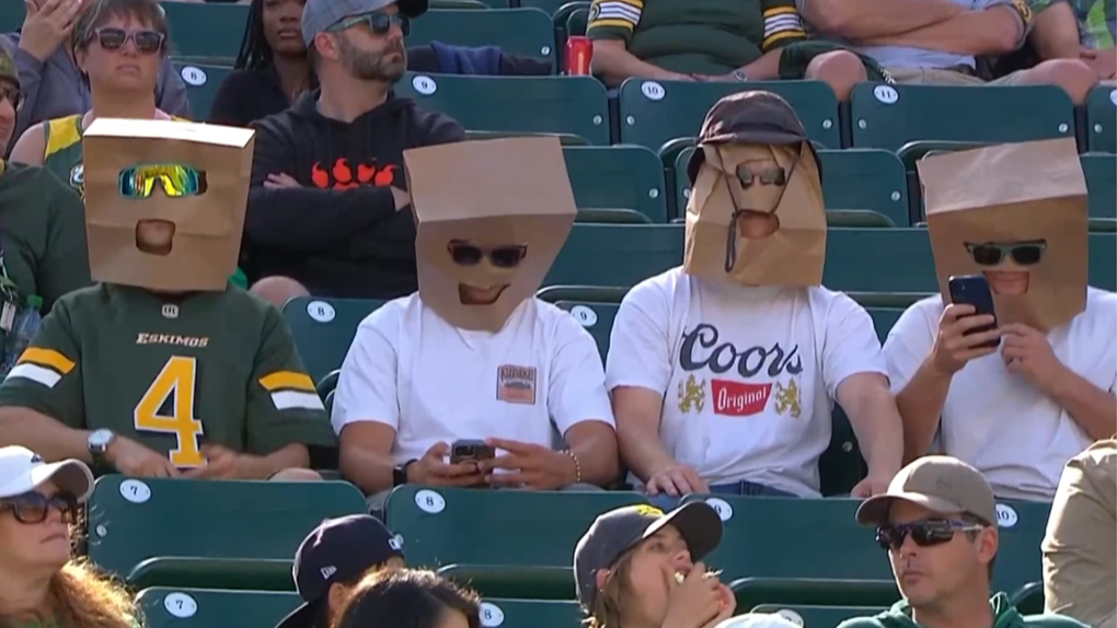 football-2023-canada-cfl-edmonton-elks-losing-streak-record-fans-paper-bag-kicked-out
