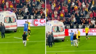 Soccer fan beats goalie corner flag Turkey soccer match