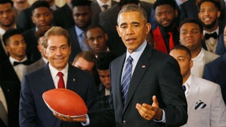 e6e3d5c4-030316-NFL-Barack-Obama-Football-PI-CH.jpg