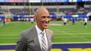 Tony Dungy speaking at Jaguars event