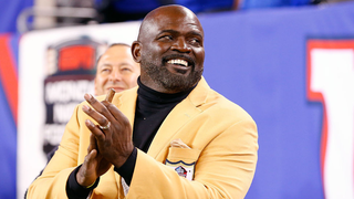 Lawrence Taylor Says He Couldn't Play In Today's NFL: 'I Would Get Thrown Out'