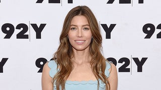 Jessica Biel Enjoys A Shower Meal, Fans Are Mad At LaMelo Ball & The Worst National Anthem Fails
