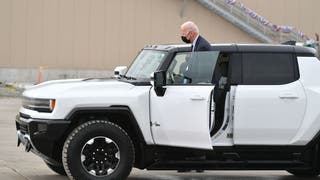 48266ab8-US-POLITICS-BIDEN-automobile-environment-GM-energy