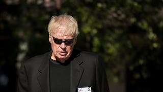 Phil Knight Cold-Calling Other Conferences To Get Oregon Out Of Pac-12