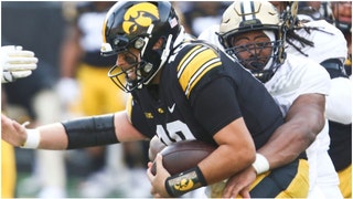 Iowa's offense is so bad it's dead last in several major categories. What are the offensive stats for the Hawkeyes? (Credit: Getty Images)