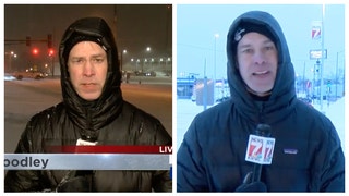 Sports reporter Mark Woodley complains about covering the winter weather. (Credit: Screenshot/Twitter Video https://twitter.com/MarkWoodleyTV/status/1605961457337712640)