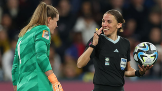 uswnt-united-states-women-national-team-soccer-world-cup-sweden-referee-highlights