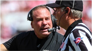 Butch Jones makes dumb comment after Oklahoma blows out Arkansas State. (Credit: © Kevin Jairaj-USA TODAY Sports via USA Today Sports Network)