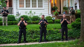 justice-brett-kavanaugh-home-police-officers