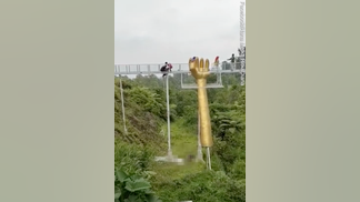 Glass-walkway-collapse-Indonesia