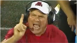 Jacksonville State coach Rich Rodriguez blow lid after team attempts tush push on first down. (Credit: Screenshot/Twitter Video https://twitter.com/barstoolsports/status/1717327940017659981)