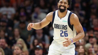 Dallas Mavericks v Phoenix Suns - Game Seven