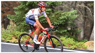 Italian cyclist kills minister's cat.