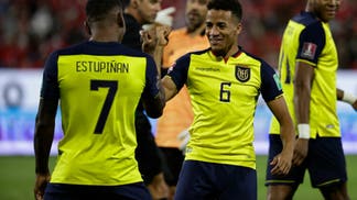 Chile v Ecuador - FIFA World Cup Qatar 2022 Qualifier