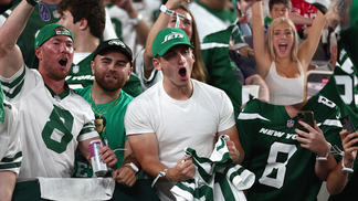 Megan Lucky U.S. Open Beer Chugger Jets Game