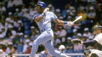 774f65c9-012615-MLB-Kansas-City-Royals-Bo-Jackson-SS-PI.jpg
