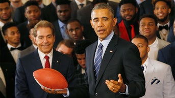 e6e3d5c4-030316-NFL-Barack-Obama-Football-PI-CH.jpg