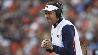 8958817-gus-malzahn-ncaa-football-alabama-auburn.jpg