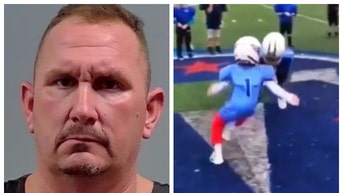 Adam-Levine-Behati-Prinsloo-Beach-2