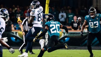 b698793e-Tennessee Titans v Jacksonville Jaguars