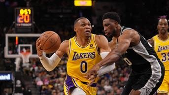 Los Angeles Lakers v San Antonio Spurs