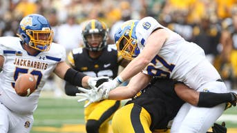3f7b777a-South Dakota State v Iowa