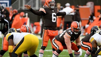 Pittsburgh Steelers v Cleveland Browns