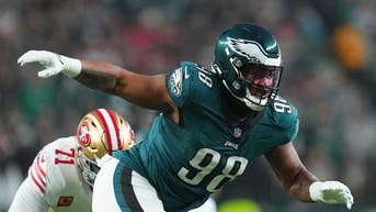 Jalen Carter Caught Crying On Sideline During Loss To 49ers