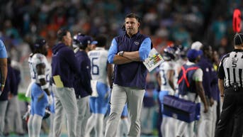 210c41ad-Tennessee Titans v Miami Dolphins