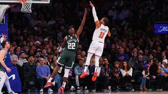 Milwaukee Bucks v New York Knicks