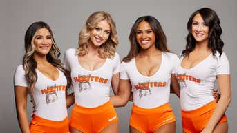 Jenna Berman Hooters Girls