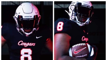 Houston will wear slick black uniforms against Tulane. (Credit: Screenshot/Twitter Video https://twitter.com/UHCougarFB/status/1575259164800126976)