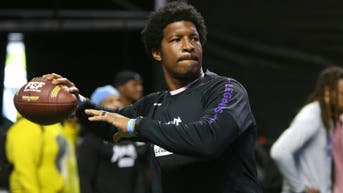 Jameis Winston Throws Pick-Six To Tyreek Hill In Fan Controlled Football