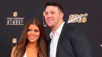 4b3b56fe-NFL: FEB 01 NFL Honors Red Carpet