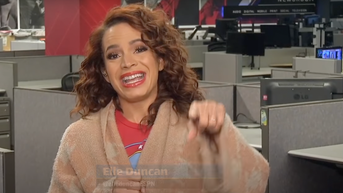 ef825b73-Elle Duncan