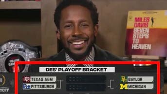 College GameDay host Desmond Howard's playoff picks are already destroyed. (Credit: Twitter/https://twitter.com/SebastiansPub/status/1563558632662306817)