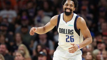 Dallas Mavericks v Phoenix Suns - Game Seven