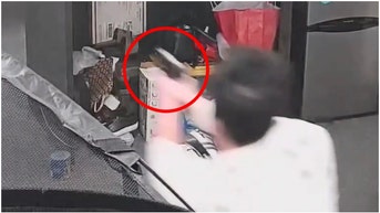 A business owner in Texas opened fire during attempted robbery. (Credit: Screenshot/Reddit Video https://www.reddit.com/r/Dallas/comments/17pzfiz/attempted_jewelry_store_robbery_in_mesquite/)