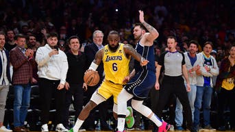 fa85c9cc-NBA: Dallas Mavericks at Los Angeles Lakers
