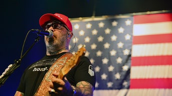 aaron lewis