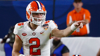 clemson-dabo-swinney-garrett-riley-offense-speed-tempo-tennessee-orange-bowl