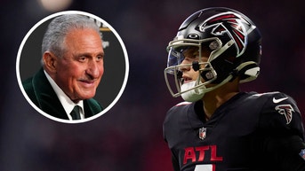 desmond-ridder-arthur-blank-atlanta-falcons