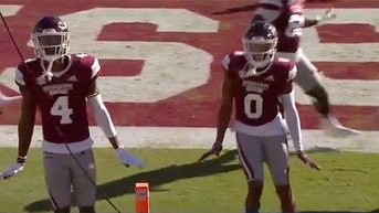 0ac61dcc-mississippi-state-ducking-waddle-touchdown-celebration