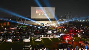 181e6d33-movie drive in