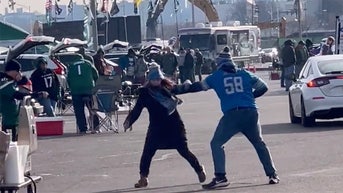 penei-sewell-lions-fan-jets-parking-lot-tailgate-pass-set-block