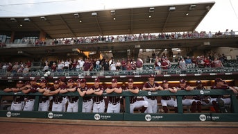 texas-am-baseball-fans-jim-schlossnagle-aggies